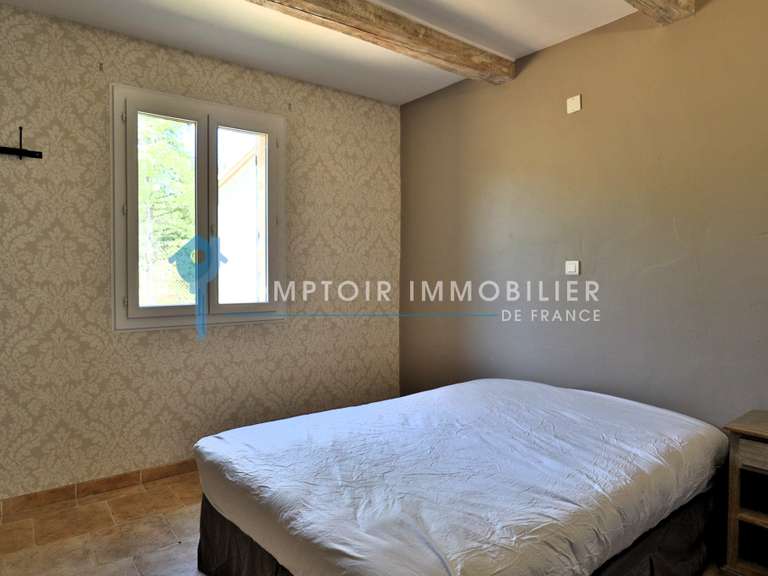Maison Saint-Saturnin-lès-Apt - 5 chambres - 228m²