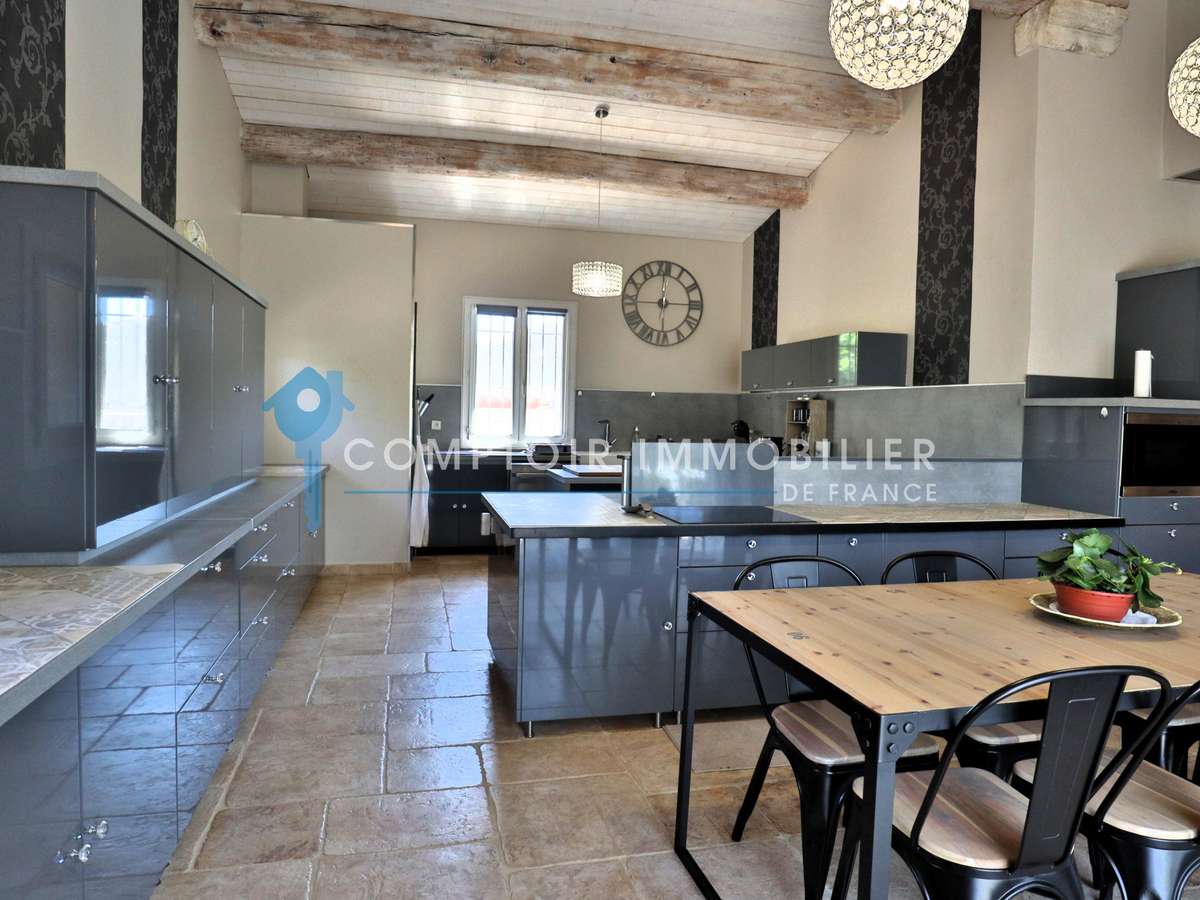 Maison Saint-Saturnin-lès-Apt