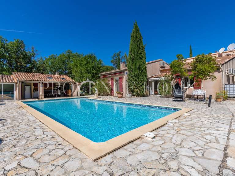 Maison Saint-Saturnin-lès-Apt - 3 chambres - 198m²