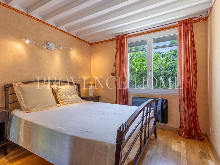 Maison Saint-Saturnin-lès-Apt - 3 chambres - 198m²