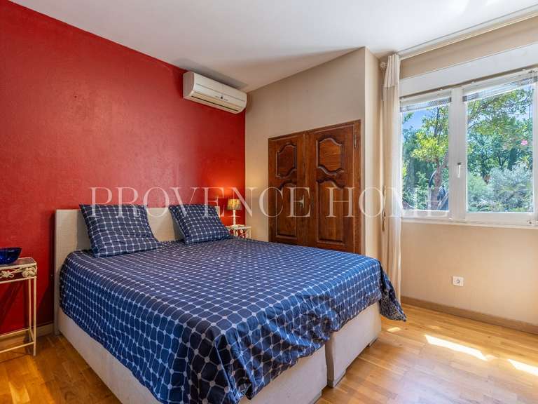 Maison Saint-Saturnin-lès-Apt - 3 chambres - 198m²