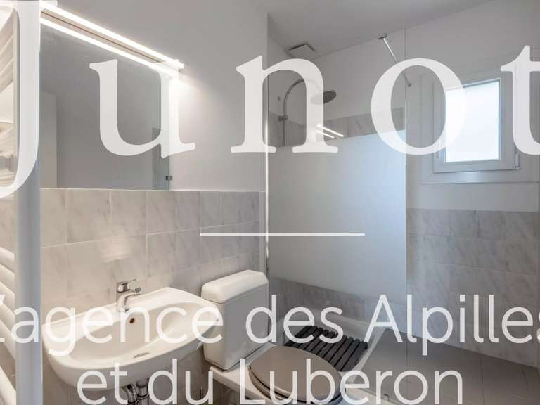 Maison Saint-Saturnin-lès-Apt - 3 chambres - 188m²