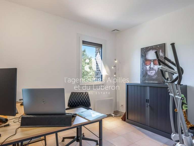 Maison Saint-Saturnin-lès-Apt - 3 chambres - 10188m²