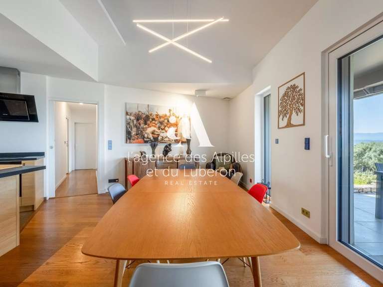Maison Saint-Saturnin-lès-Apt - 3 chambres - 10188m²