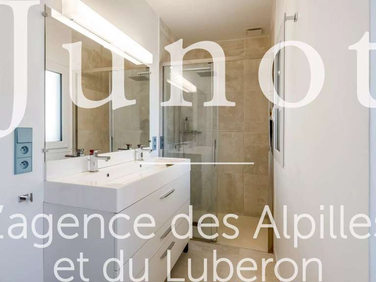 Maison Saint-Saturnin-lès-Apt - 3 chambres - 188m²