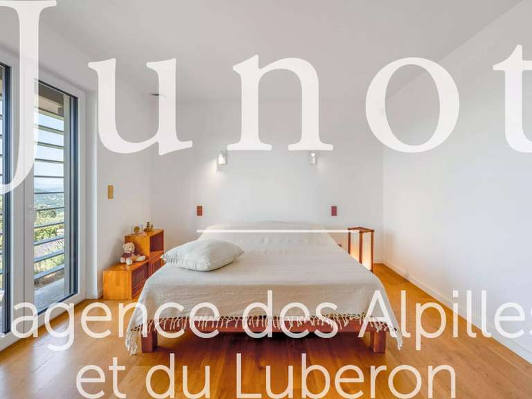 Maison Saint-Saturnin-lès-Apt - 3 chambres - 188m²
