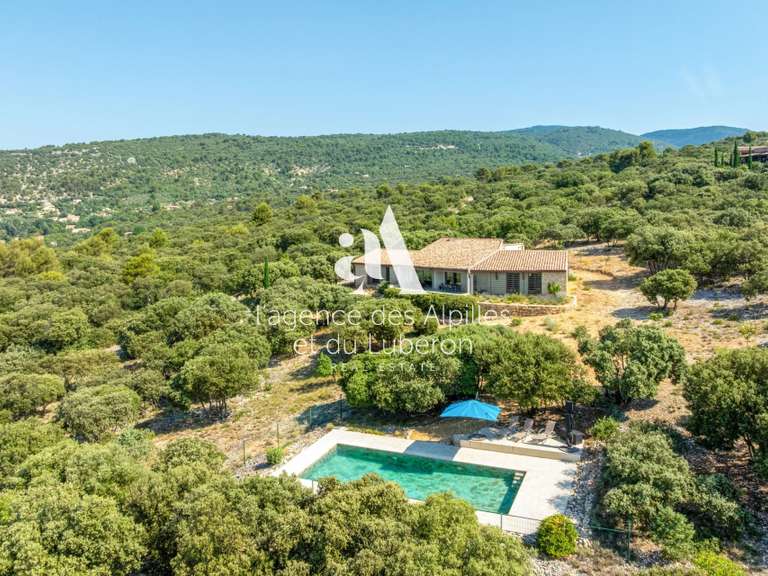 Maison Saint-Saturnin-lès-Apt - 3 chambres - 10188m²