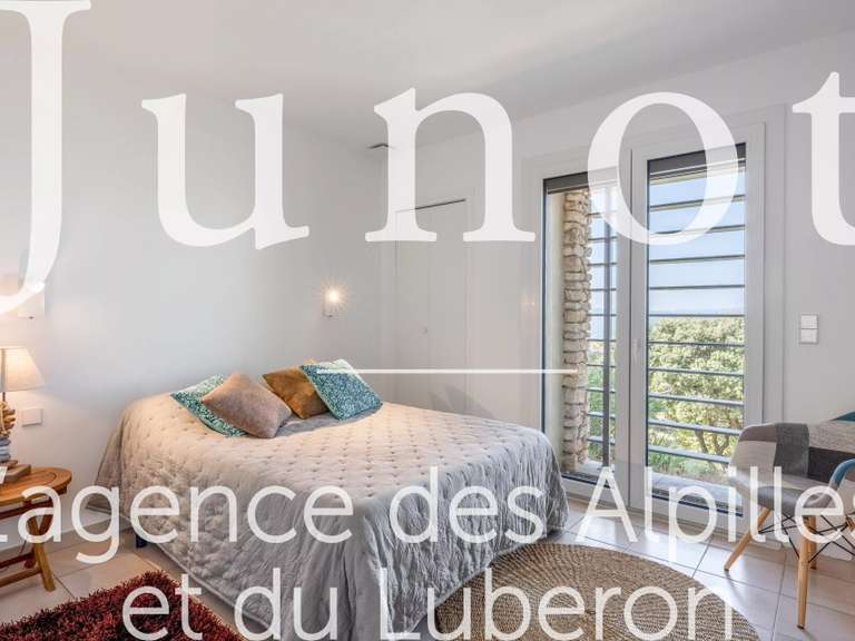 Maison Saint-Saturnin-lès-Apt - 3 chambres - 188m²