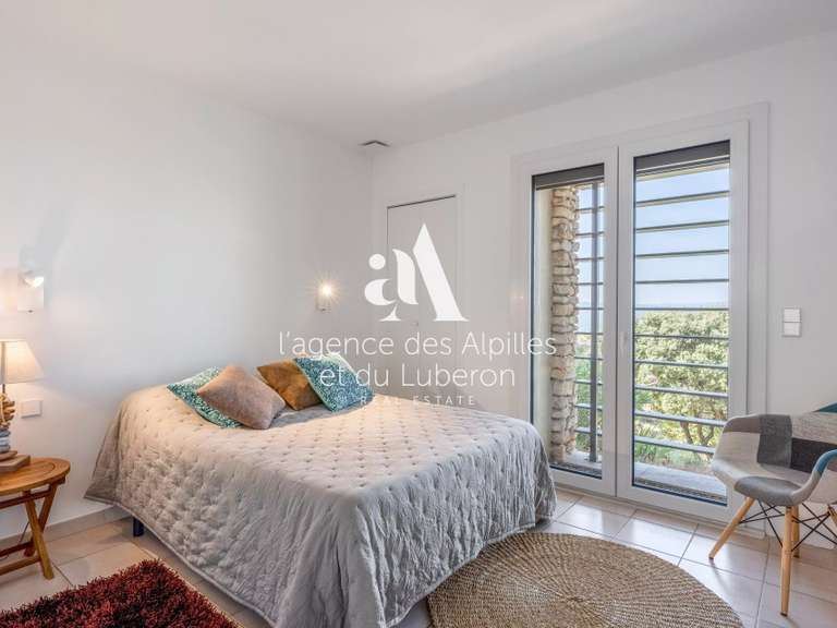 Maison Saint-Saturnin-lès-Apt - 3 chambres - 10188m²