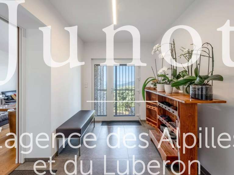 Maison Saint-Saturnin-lès-Apt - 3 chambres - 188m²