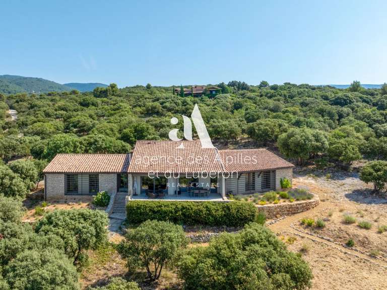 Maison Saint-Saturnin-lès-Apt - 3 chambres - 10188m²
