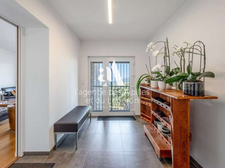 Maison Saint-Saturnin-lès-Apt - 3 chambres - 10188m²