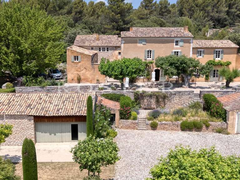 Maison Saint-Saturnin-lès-Apt - 6 chambres - 490m²