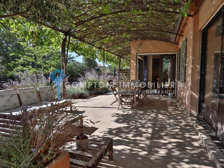 Maison Saint-Saturnin-lès-Apt - 5 chambres - 195m²