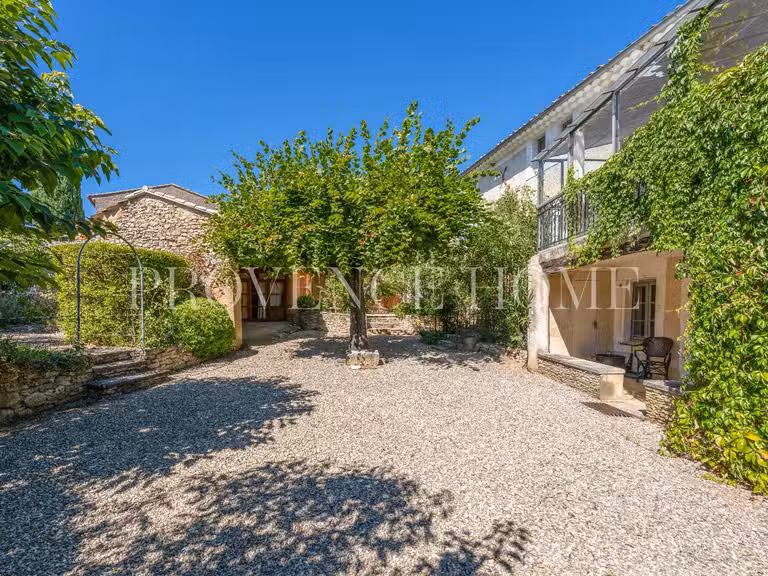 Maison Saint-Saturnin-lès-Apt - 5 chambres - 300m²