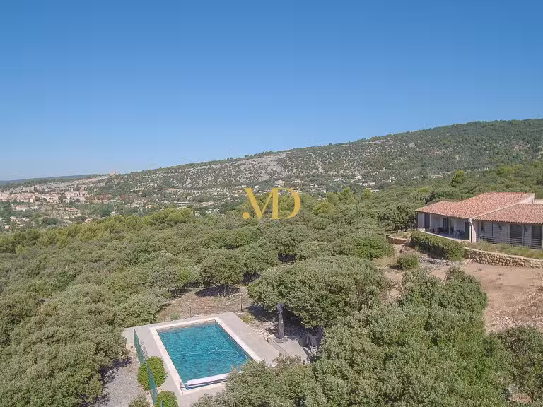 Maison Saint-Saturnin-lès-Apt - 4 chambres - 160m²