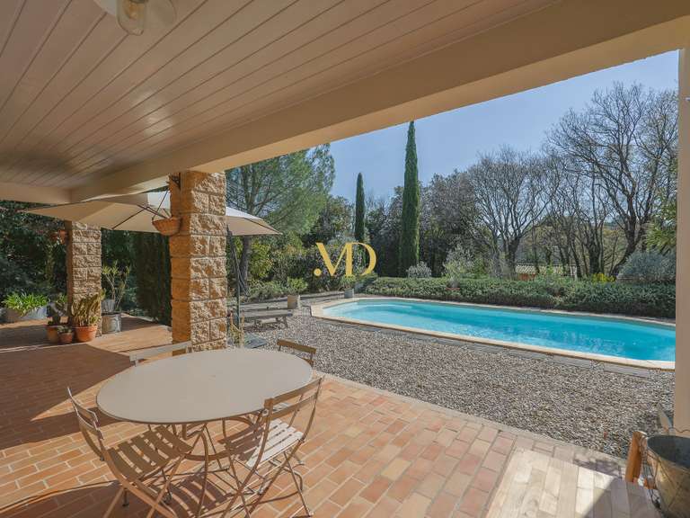 Maison Saint-Saturnin-lès-Apt - 4 chambres - 194m²