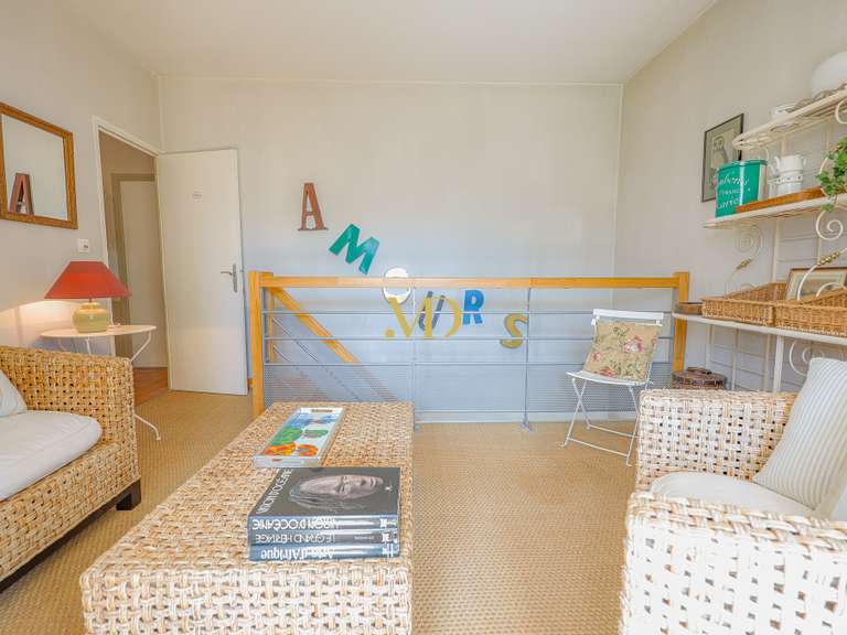 Maison Saint-Saturnin-lès-Apt - 4 chambres - 194m²