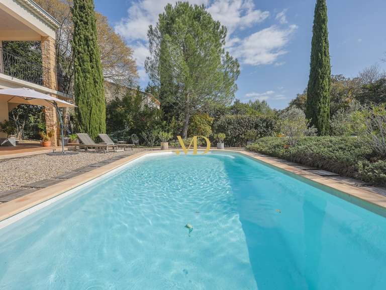 Maison Saint-Saturnin-lès-Apt - 4 chambres - 194m²