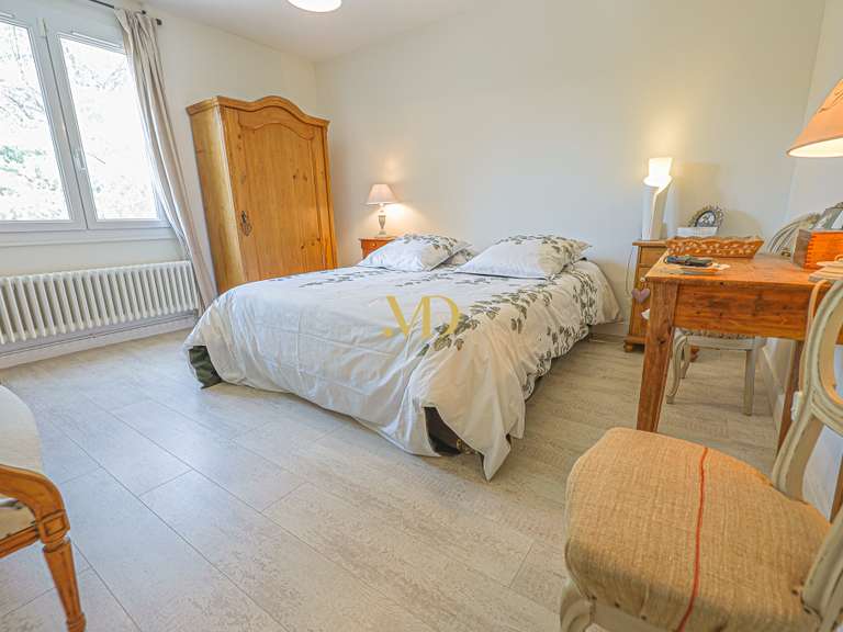 Maison Saint-Saturnin-lès-Apt - 4 chambres - 194m²