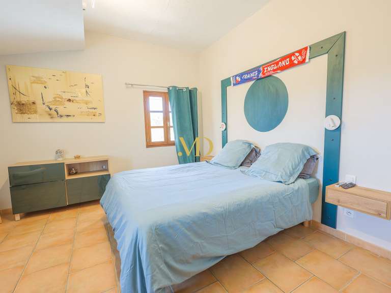 Maison Saint-Saturnin-lès-Apt - 4 chambres - 183m²