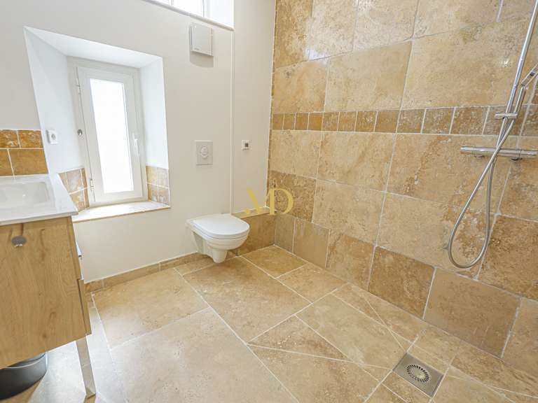 Maison Saint-Saturnin-lès-Apt - 4 chambres - 183m²