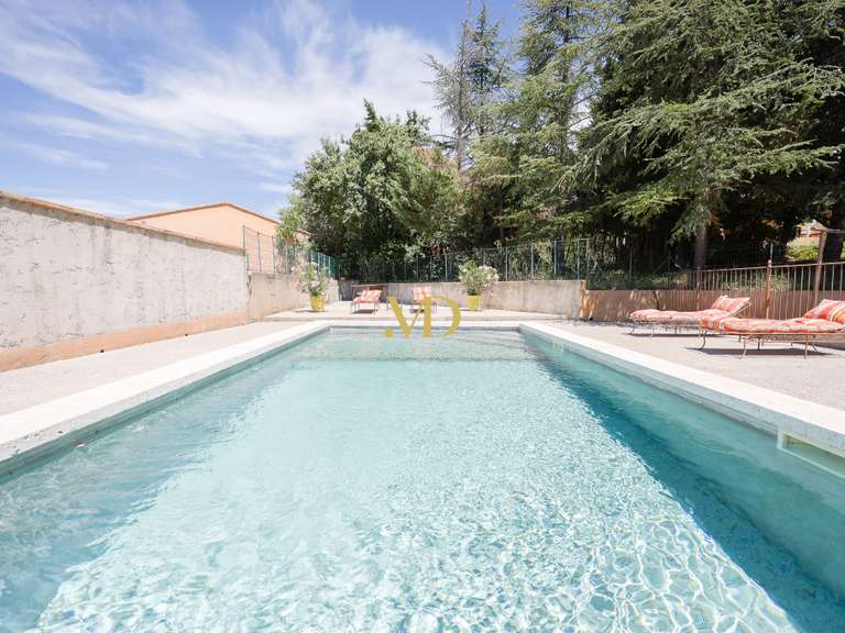 Maison Saint-Saturnin-lès-Apt - 4 chambres - 183m²