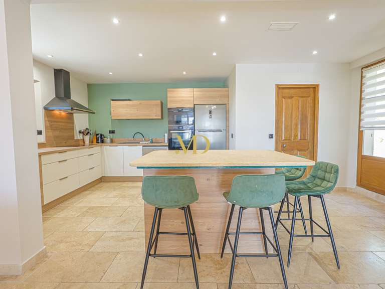 Maison Saint-Saturnin-lès-Apt - 4 chambres - 183m²