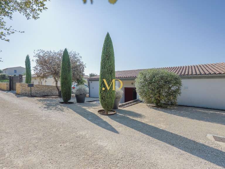 Maison Saint-Saturnin-lès-Apt - 3 chambres - 98m²