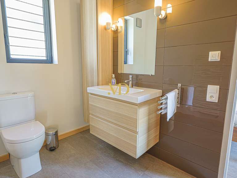 Maison Saint-Saturnin-lès-Apt - 3 chambres - 98m²