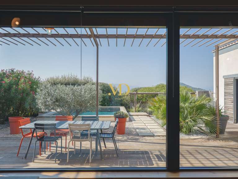 Maison Saint-Saturnin-lès-Apt - 3 chambres - 98m²
