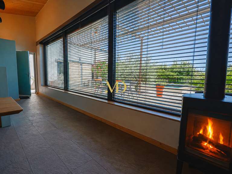 Maison Saint-Saturnin-lès-Apt - 3 chambres - 98m²