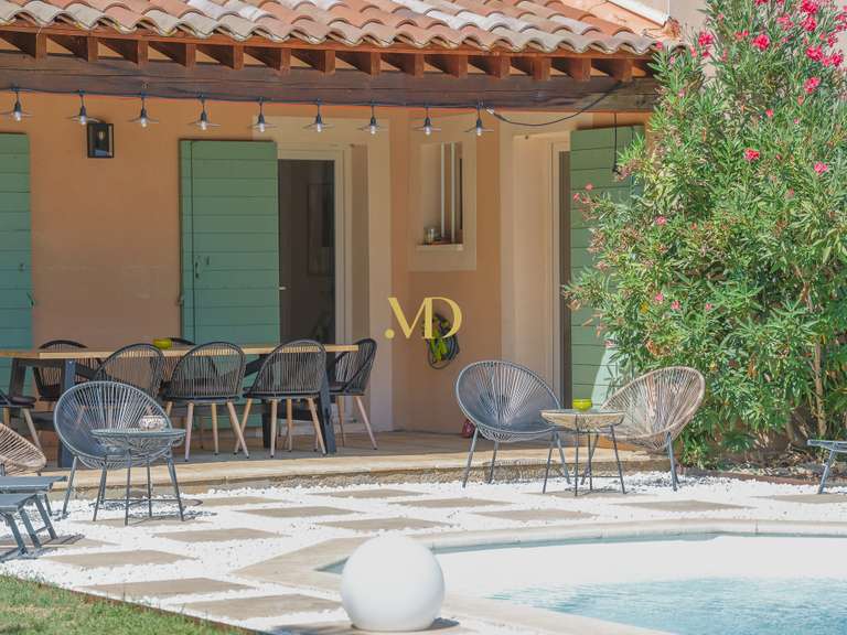 Maison Saint-Saturnin-lès-Apt - 4 chambres - 140m²