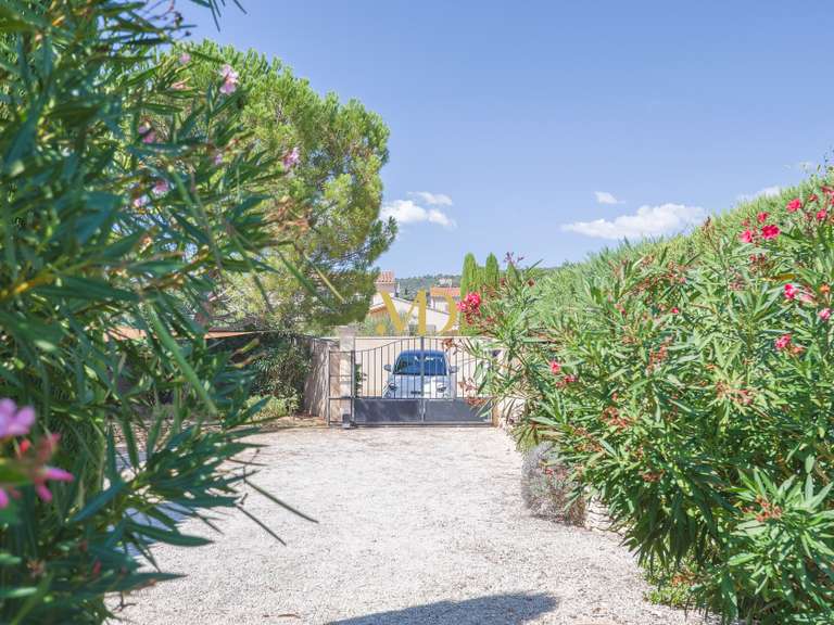 Maison Saint-Saturnin-lès-Apt - 4 chambres - 140m²