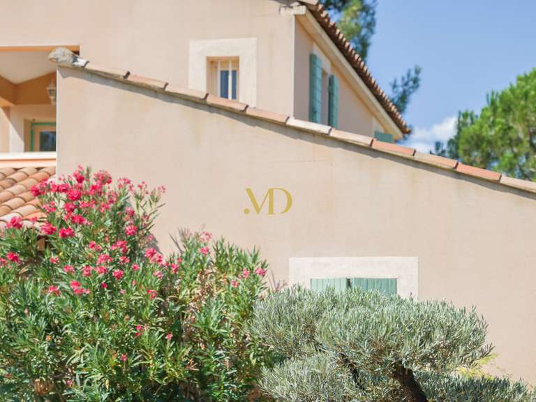 Maison Saint-Saturnin-lès-Apt - 4 chambres - 140m²