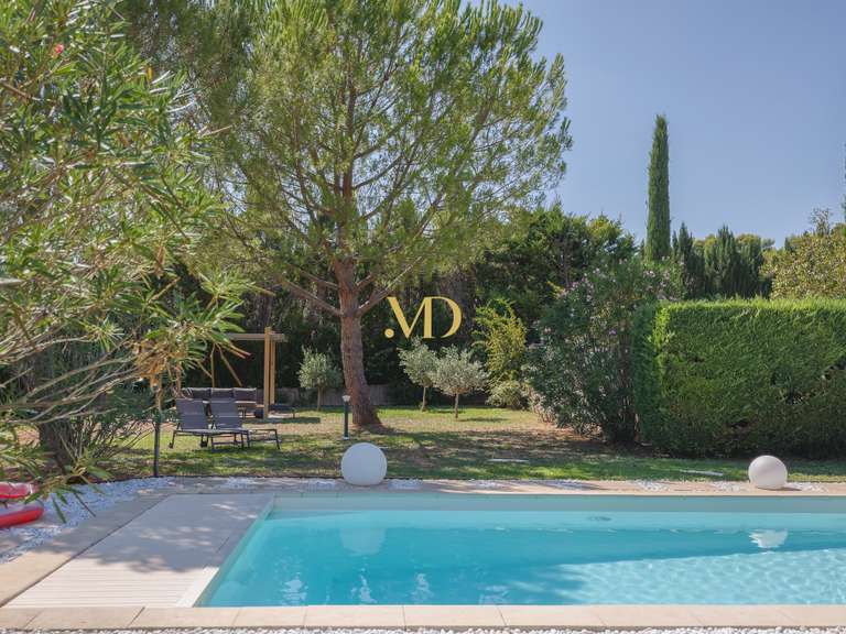 Maison Saint-Saturnin-lès-Apt - 4 chambres - 140m²