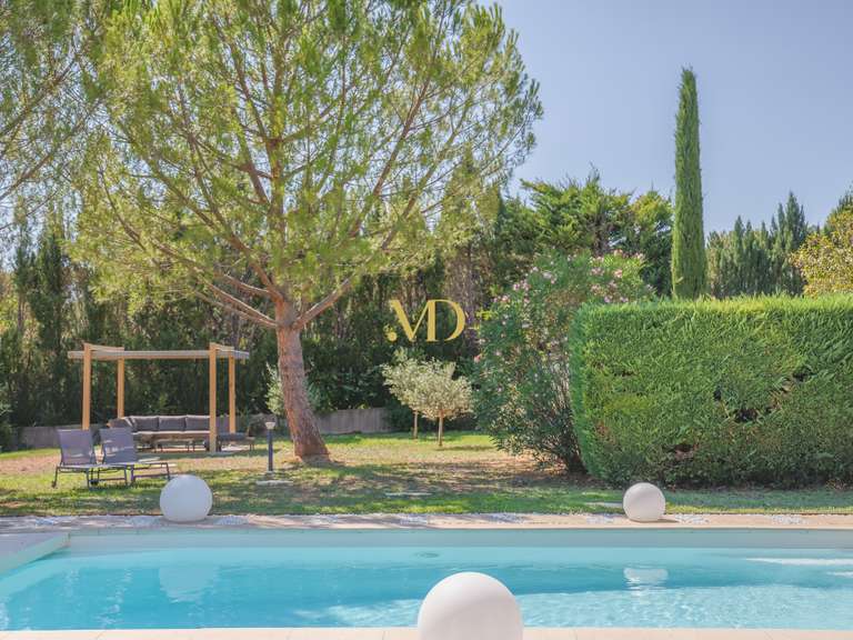 Maison Saint-Saturnin-lès-Apt - 4 chambres - 140m²