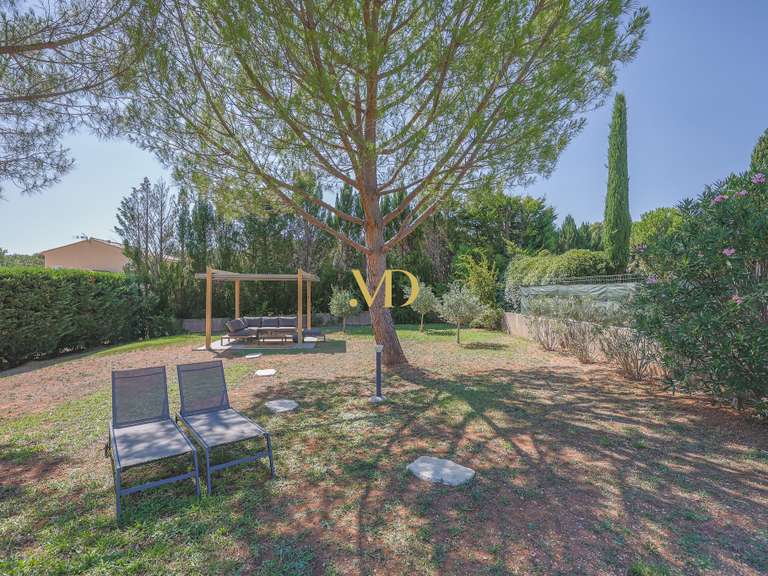 Maison Saint-Saturnin-lès-Apt - 4 chambres - 140m²
