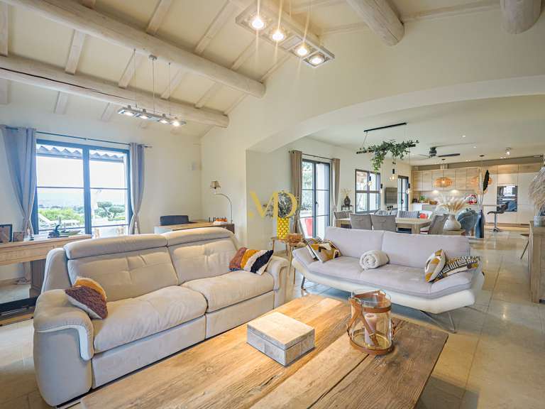 Maison Saint-Saturnin-lès-Apt - 4 chambres - 310m²