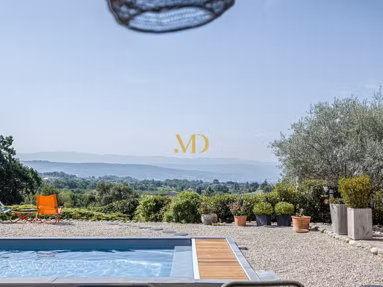 Maison Saint-Saturnin-lès-Apt - 4 chambres - 310m²