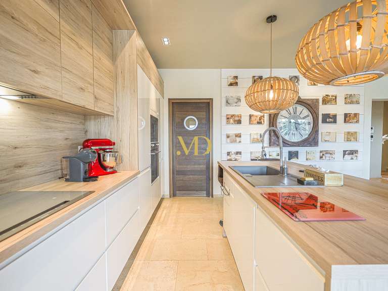 Maison Saint-Saturnin-lès-Apt - 4 chambres - 310m²