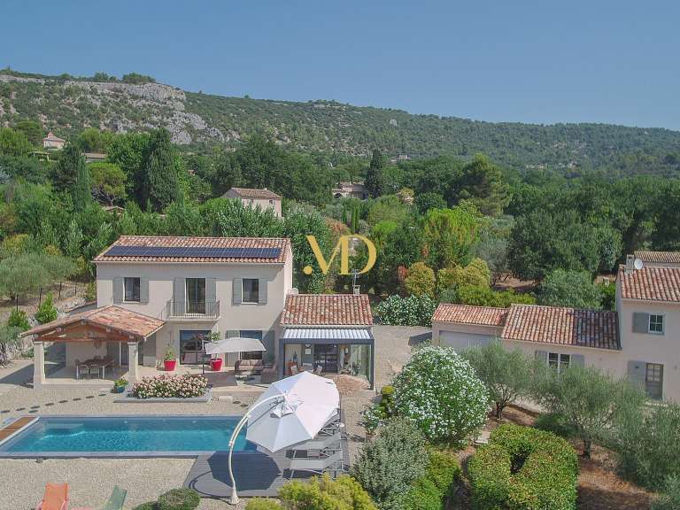 Maison Saint-Saturnin-lès-Apt - 4 chambres - 310m²