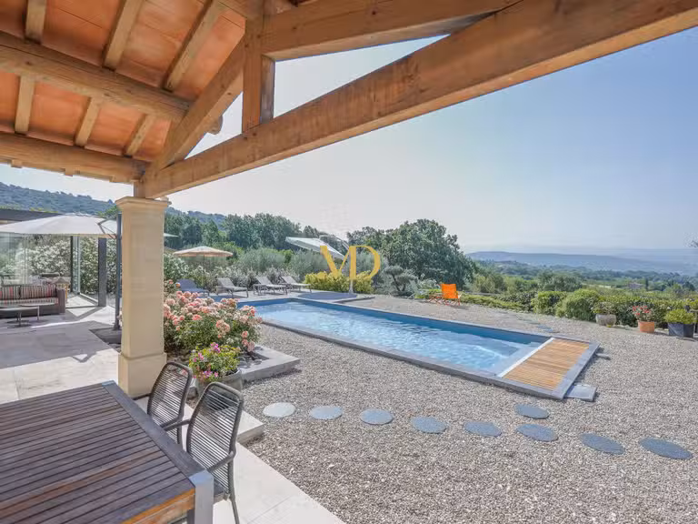 Maison Saint-Saturnin-lès-Apt - 4 chambres - 310m²