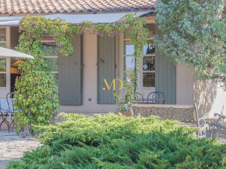 Maison Saint-Saturnin-lès-Apt - 3 chambres - 105m²