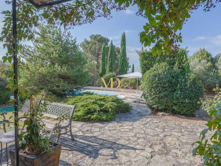 Maison Saint-Saturnin-lès-Apt - 3 chambres - 105m²