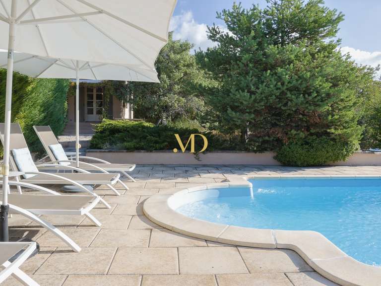 Maison Saint-Saturnin-lès-Apt - 3 chambres - 105m²