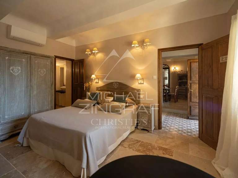 Maison Saint-Saturnin-lès-Apt - 8 chambres - 521m²