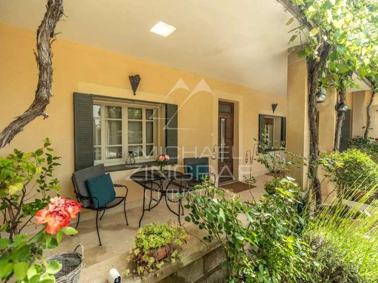 Maison Saint-Saturnin-lès-Apt - 8 chambres - 521m²