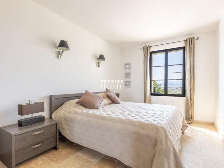 Villa Saint-Saturnin-lès-Apt - 4 bedrooms - 330m²