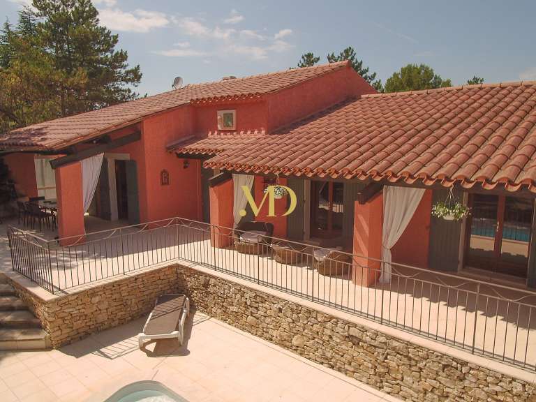 Villa Saint-Saturnin-lès-Apt - 3 bedrooms - 170m²